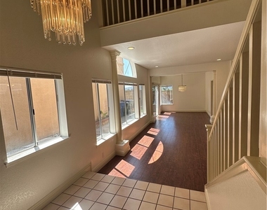 2214 W Toledo Place - Photo Thumbnail 5