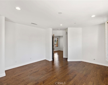 1699 Calle De Los Alamos - Photo Thumbnail 8