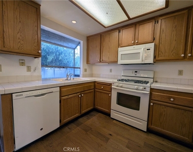 1468 Cresthaven Place - Photo Thumbnail 5