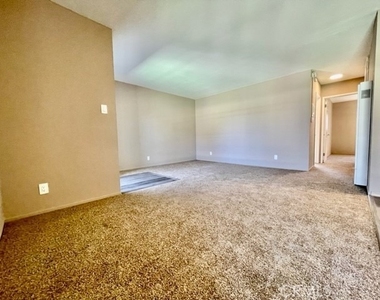 815 N Rose - Photo Thumbnail 16