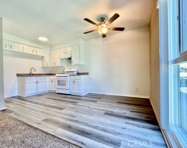 815 N Rose - Photo Thumbnail 14