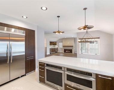 417 1/2 Orchid Avenue - Photo Thumbnail 3