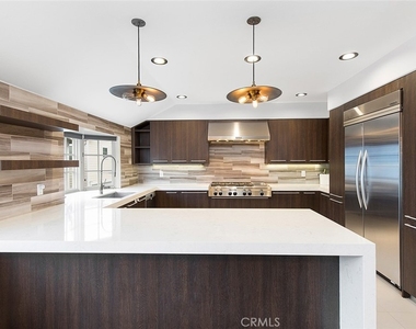 417 1/2 Orchid Avenue - Photo Thumbnail 4