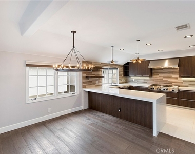 417 1/2 Orchid Avenue - Photo Thumbnail 7