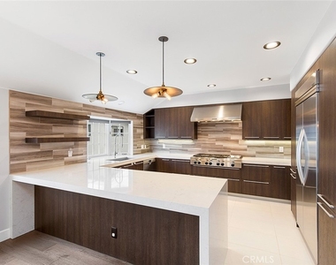 417 1/2 Orchid Avenue - Photo Thumbnail 1