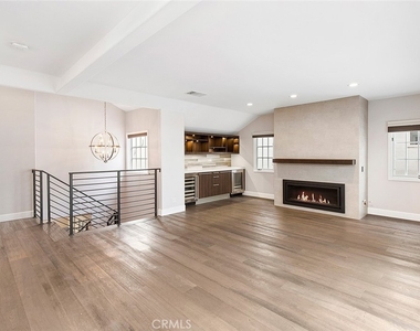 417 1/2 Orchid Avenue - Photo Thumbnail 8