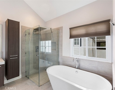 417 1/2 Orchid Avenue - Photo Thumbnail 18