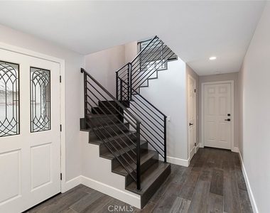 417 1/2 Orchid Avenue - Photo Thumbnail 10