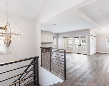 417 1/2 Orchid Avenue - Photo Thumbnail 14