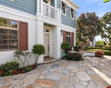 2501 Bungalow Place - Photo Thumbnail 1