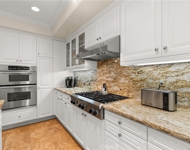 2501 Bungalow Place - Photo Thumbnail 10