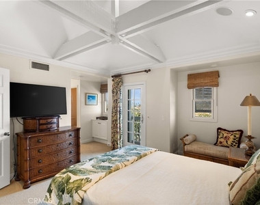 2501 Bungalow Place - Photo Thumbnail 17