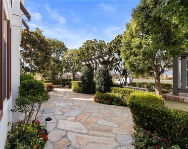 2501 Bungalow Place - Photo Thumbnail 2