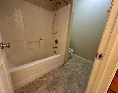 3906 Rill Court - Photo Thumbnail 22