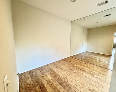 3906 Rill Court - Photo Thumbnail 12