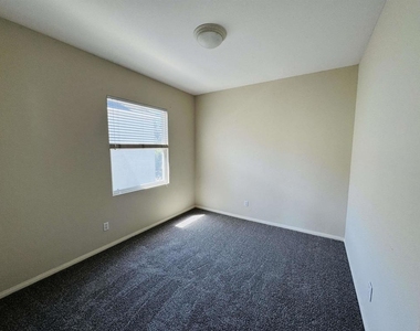 3906 Rill Court - Photo Thumbnail 23