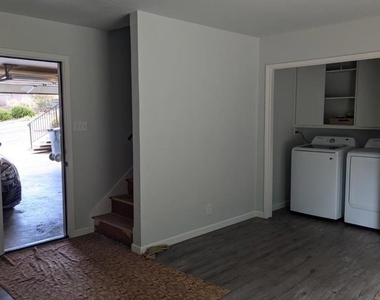 1187 Overlook Avenue - Photo Thumbnail 4