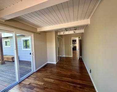 4235 Ruthelma Avenue - Photo Thumbnail 12