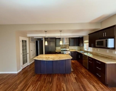 4235 Ruthelma Avenue - Photo Thumbnail 3