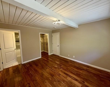 4235 Ruthelma Avenue - Photo Thumbnail 19