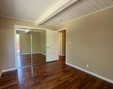 4235 Ruthelma Avenue - Photo Thumbnail 15