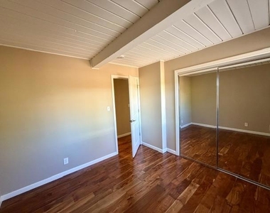 4235 Ruthelma Avenue - Photo Thumbnail 18