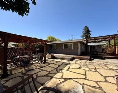 4235 Ruthelma Avenue - Photo Thumbnail 25