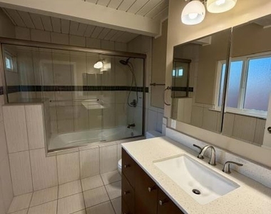 4235 Ruthelma Avenue - Photo Thumbnail 22