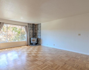1523 Valdez Way - Photo Thumbnail 3