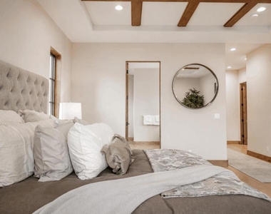 1238 Blewett Avenue - Photo Thumbnail 38