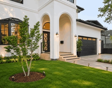 1238 Blewett Avenue - Photo Thumbnail 2