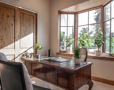 1238 Blewett Avenue - Photo Thumbnail 7