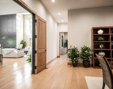 1238 Blewett Avenue - Photo Thumbnail 10