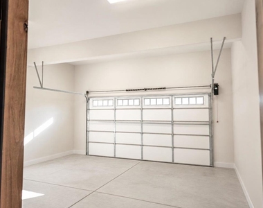 1238 Blewett Avenue - Photo Thumbnail 28