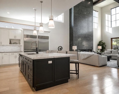 1238 Blewett Avenue - Photo Thumbnail 15
