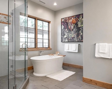 1238 Blewett Avenue - Photo Thumbnail 40