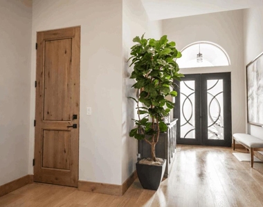 1238 Blewett Avenue - Photo Thumbnail 30