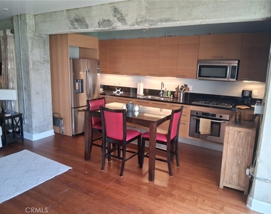 416 S Spring Street - Photo Thumbnail 7