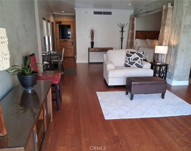 416 S Spring Street - Photo Thumbnail 15