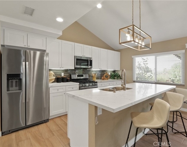 8036 Valle Vista Drive - Photo Thumbnail 5