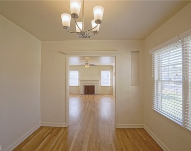 4285 Oakwood Place - Photo Thumbnail 2