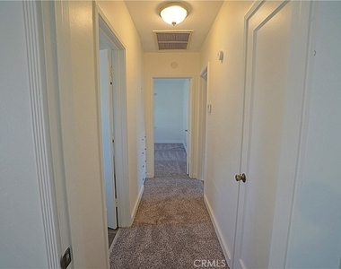 4285 Oakwood Place - Photo Thumbnail 11