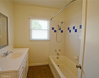 4285 Oakwood Place - Photo Thumbnail 12
