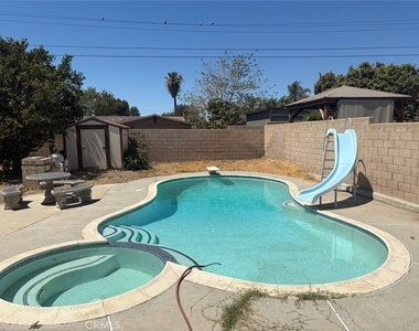 7936 Dumond - Photo Thumbnail 25