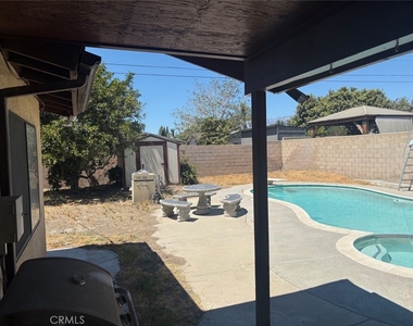 7936 Dumond - Photo Thumbnail 24