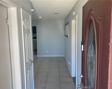 7936 Dumond - Photo Thumbnail 6