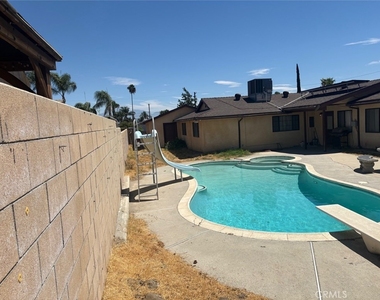7936 Dumond - Photo Thumbnail 28