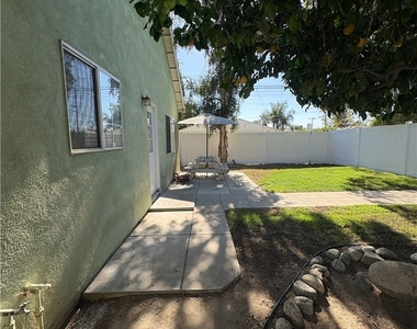 810 Campus - Photo Thumbnail 5