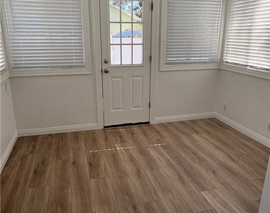 810 Campus - Photo Thumbnail 6
