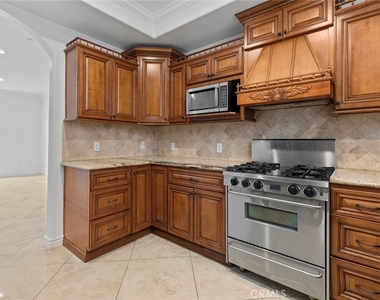 333 Milford Street - Photo Thumbnail 24